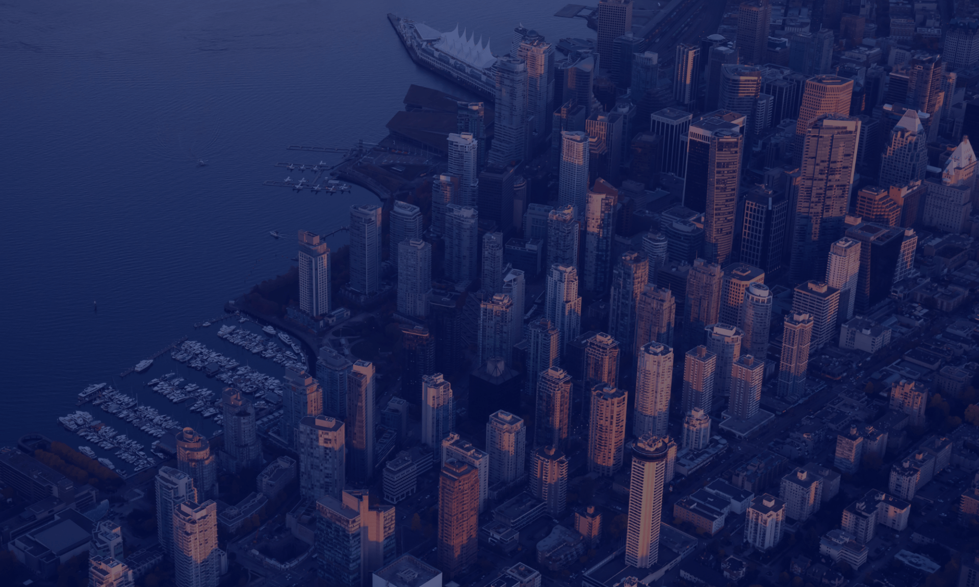 Kanada, Luftaufnahme der Stadt und des Hafens