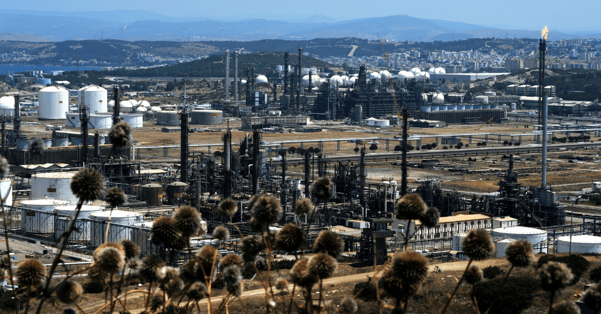oil and gas refinery complex