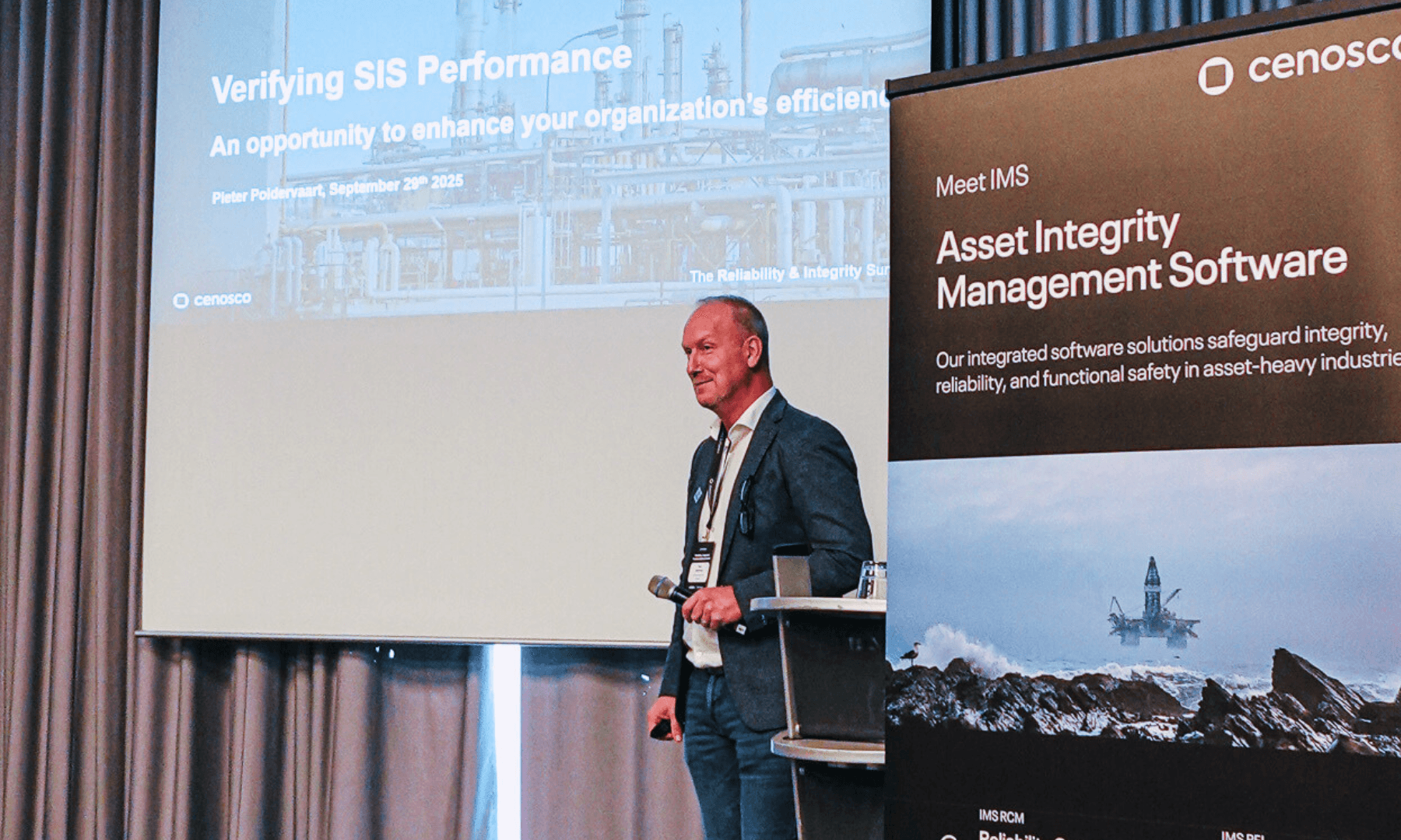 pieter poldervaart presenting at the summit